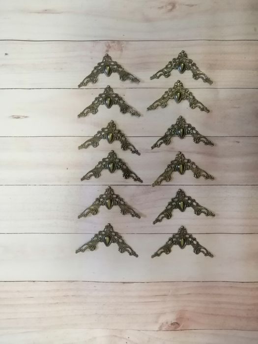 Уголкидля шкатулок, блокнотов, донышки фанерные, заготовка