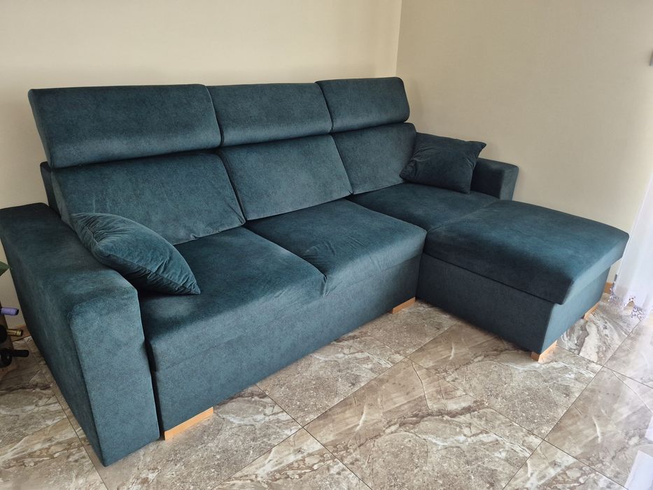 Sofa narożna o wymiarach 250 x 165