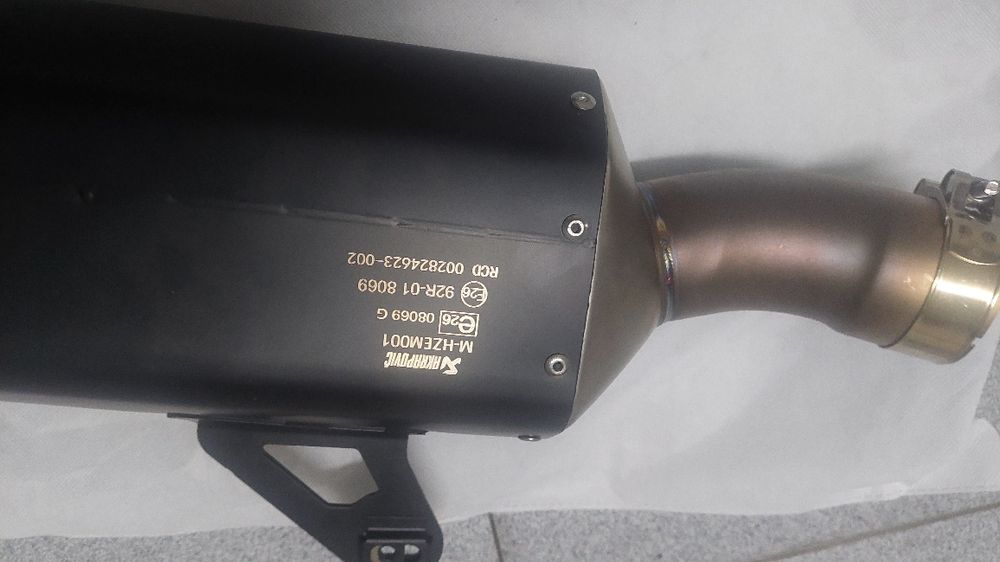 Escape replica Akrapovic BMW R1300GS