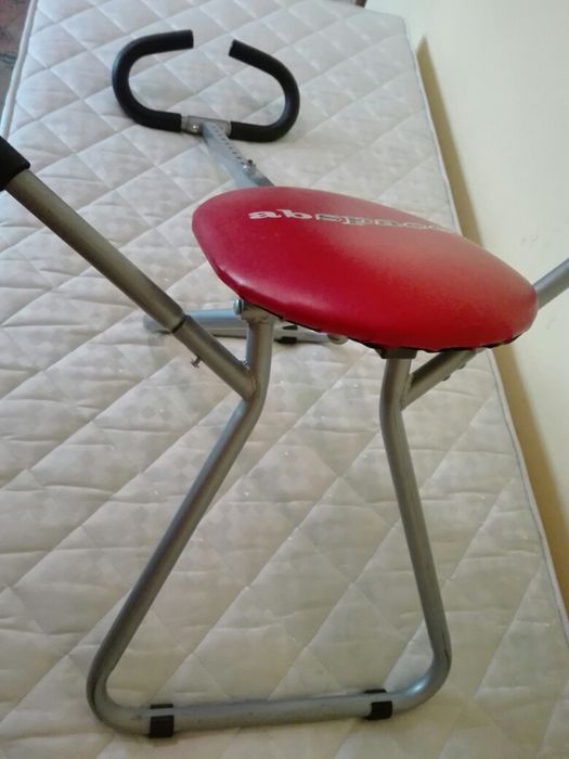 Przyrząd do ćwiczeń mięśni brzucha