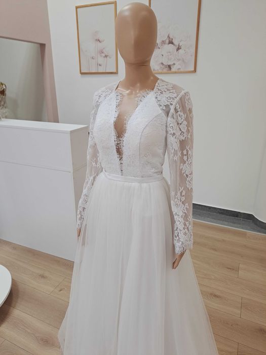 Nowa biała suknia ślubna rustykalna boho z rękawem i koronką 38