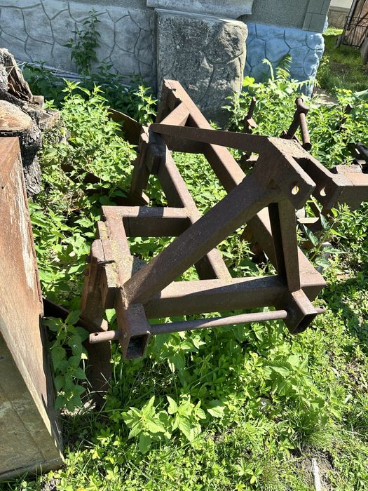 Продам плуг для трактора