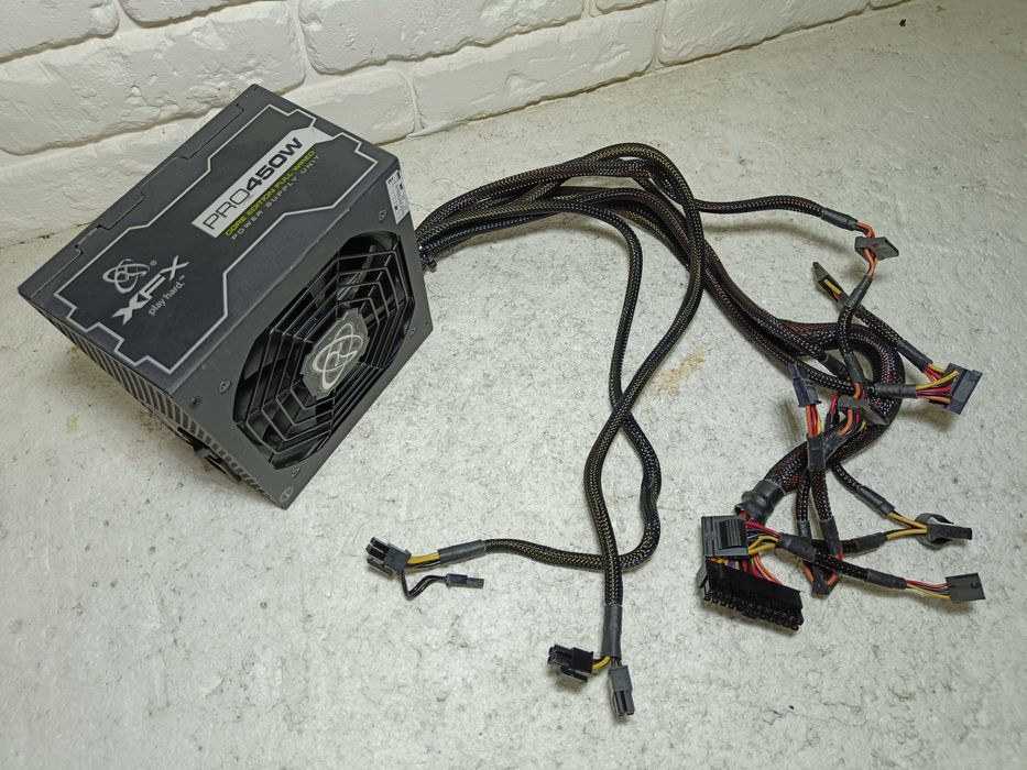 Блок живлення XFX PRO 450W 80 PLUS BRONZE 8pin GPU 8pin CPU на ПЛОМБІ!
