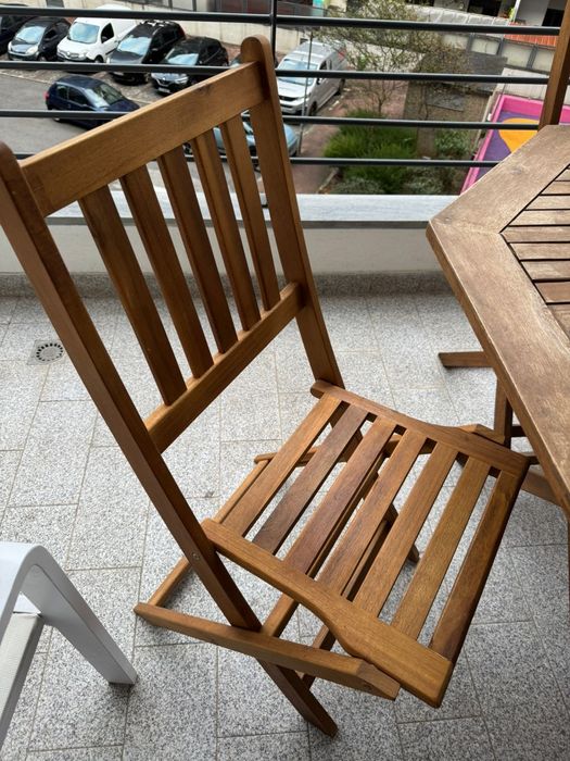 Mesa de exterior e 4 cadeiras