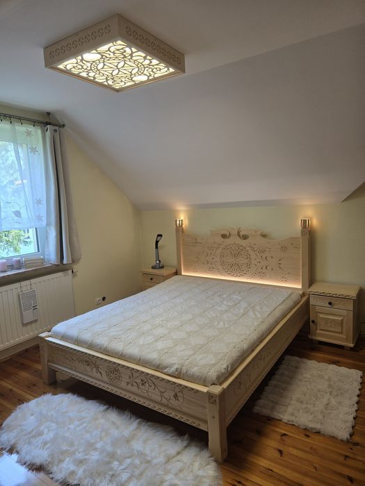Łóżko góralskie 160x200 z litego drewna – solidne i stylowe