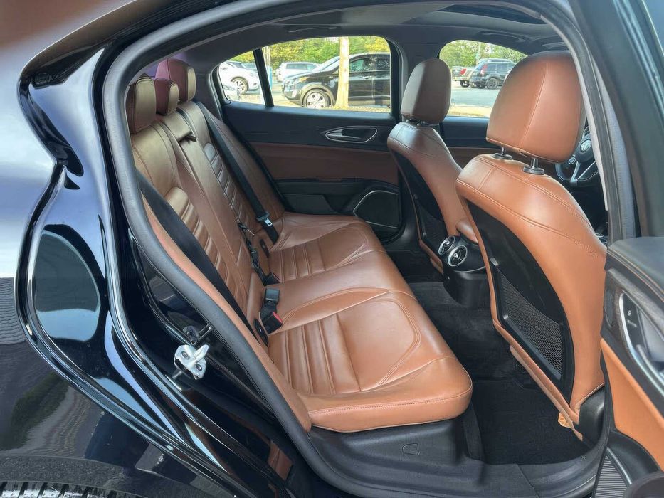 Alfa Romeo Giulia      2018