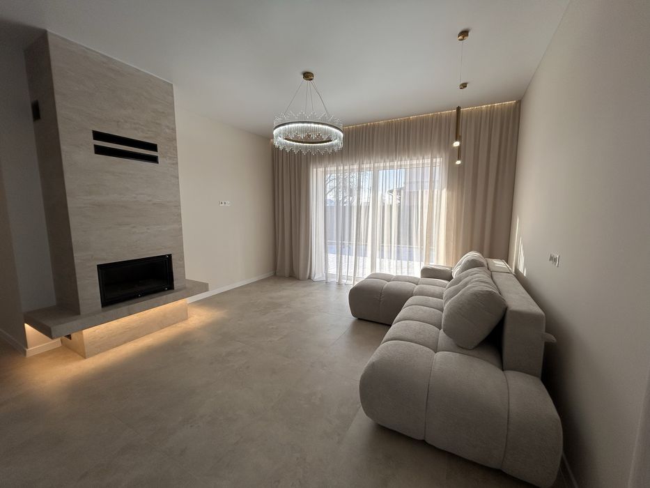 Продаж новенького будинку , заходи і живи!  Американка, без комісії.