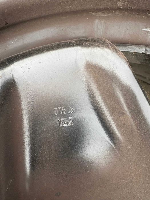 Koła VW Golf V VI Audi A3 felgi strukturalne 205/55/16 Michelin