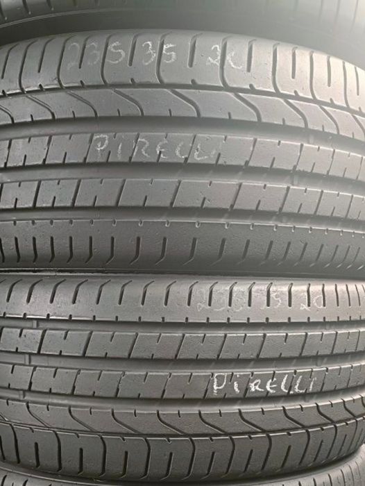 Pneus  235/35/20