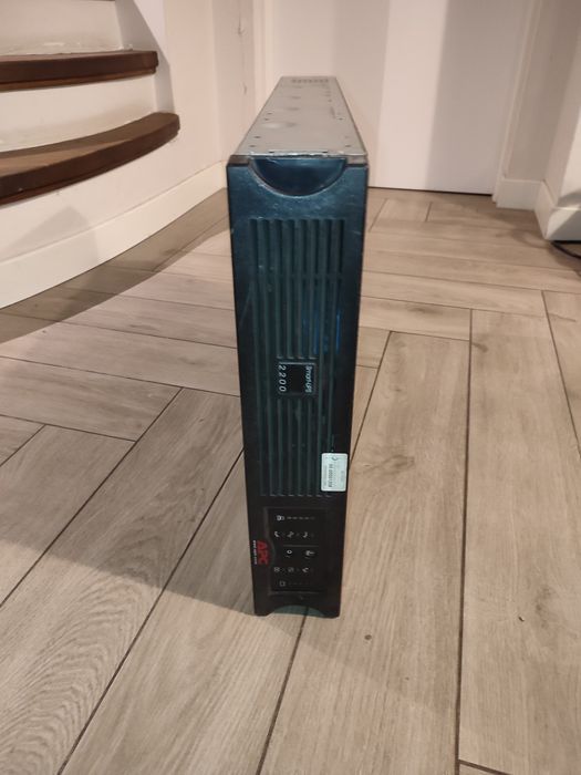 Безперебойник APC Smart-UPS 2200