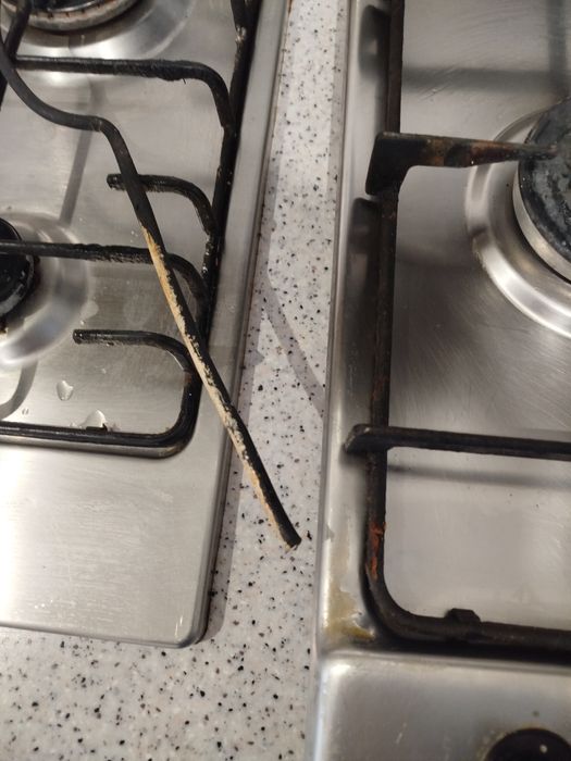 Продам варильну газову поверхню Ariston