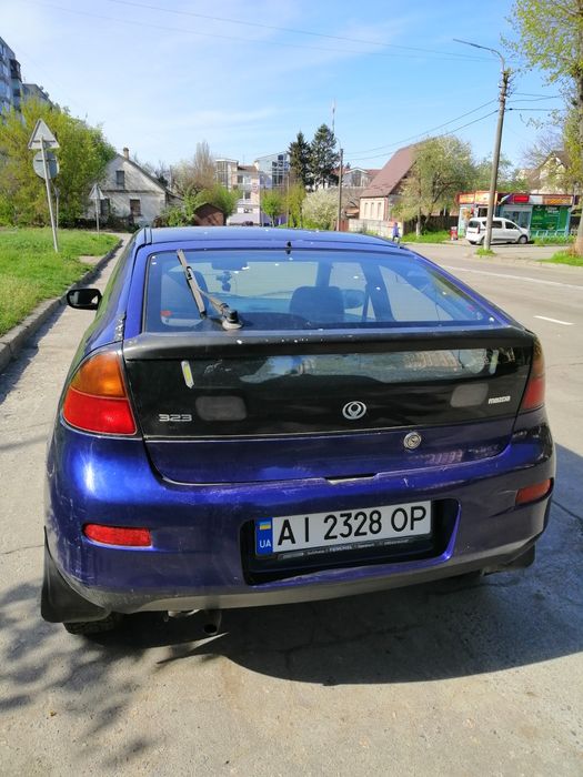 Mazda 323 1995 хетчбек