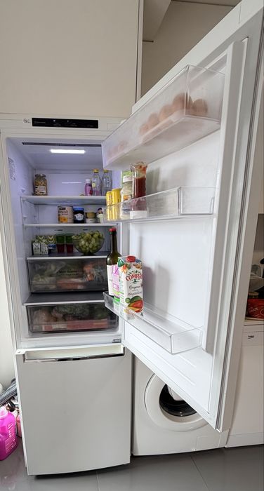 Frigorífico Combinado LG No Frost Inverter – 341L