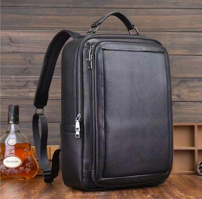 Чоловічий шкіряний рюкзак