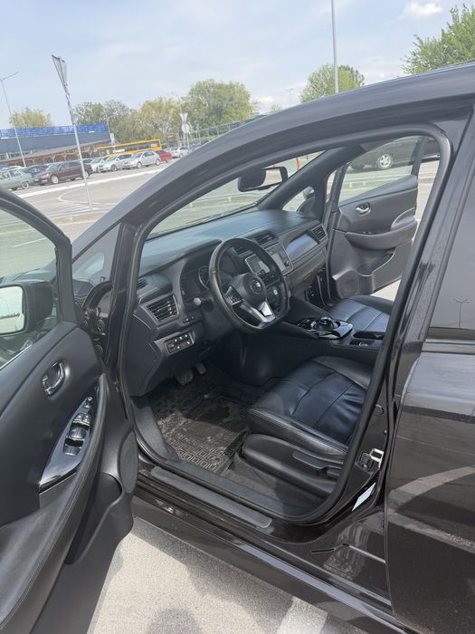 Продам Nissan Leaf