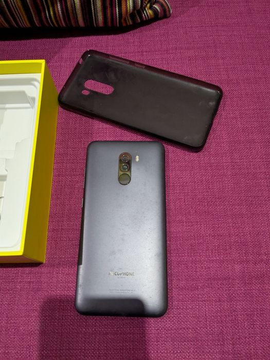 Pocophone F1 imaculado