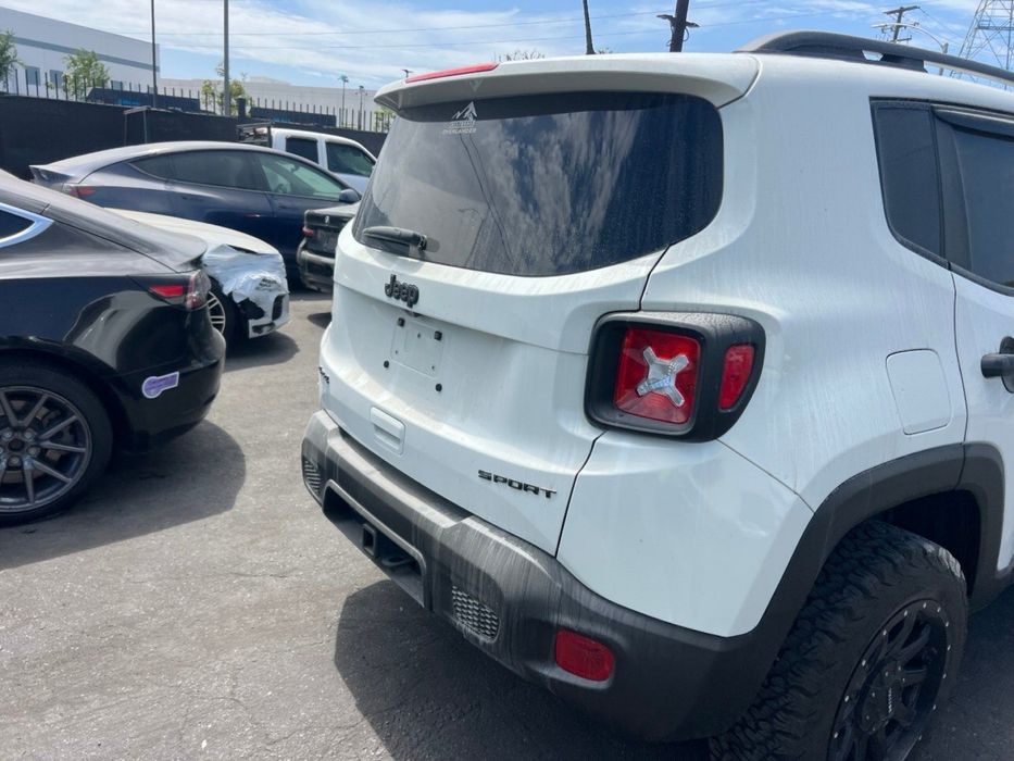 Jeep Renegade  Америка