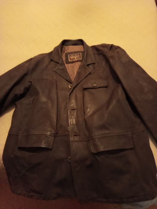 Casaco em pele Genuína da marca Marlboro.