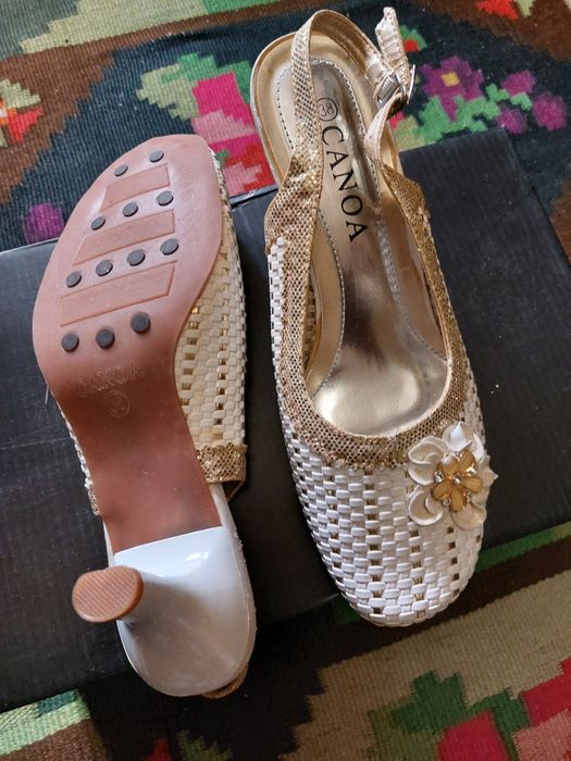 Белые летние шлёпки