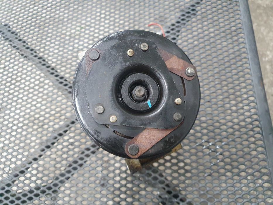 Kompresor sprezarka klimatyzacji Opel Vectra b 2.0 benzyna sprawna