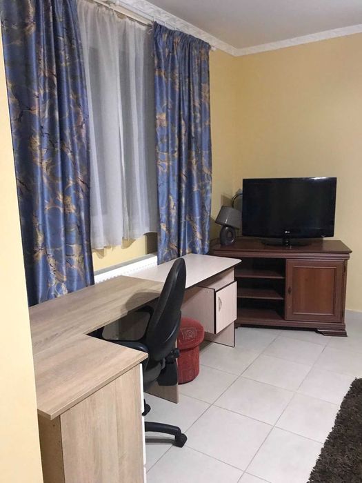 Здам будинок 2 поверхи ,80 м 3 Слобідська,є заїзд