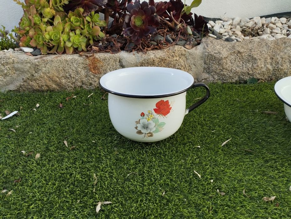 Bacia e penico de esmalte