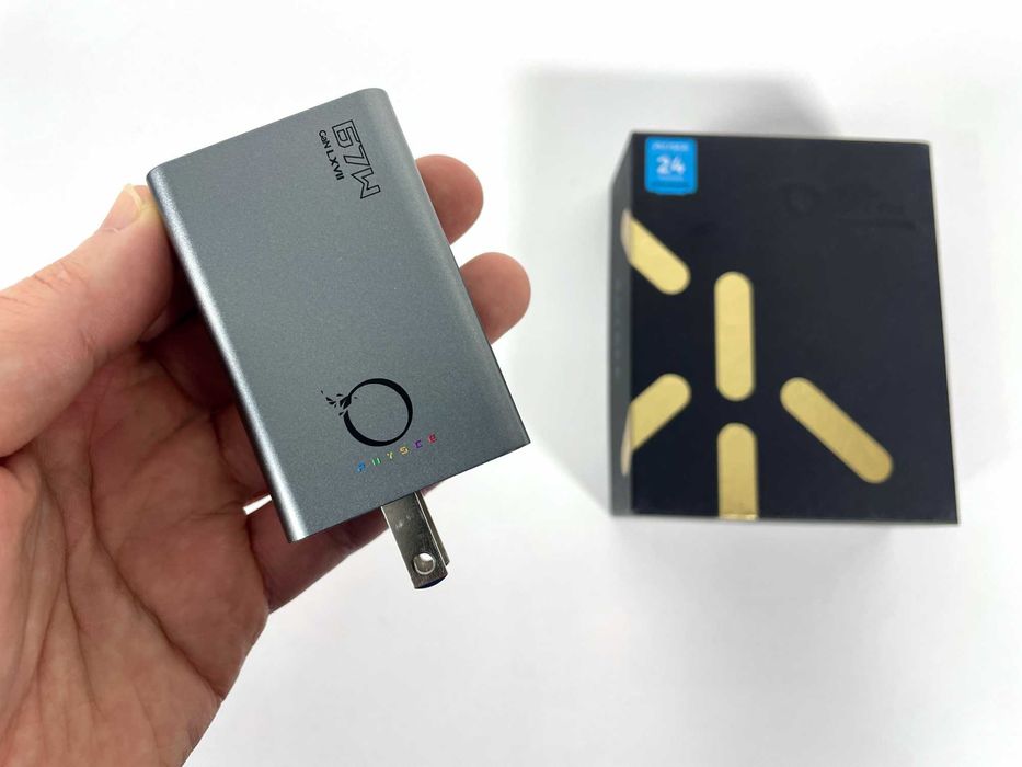 PHYSCE 67W RGB Eco Швидкий зарядний пристрій на два USB C порта