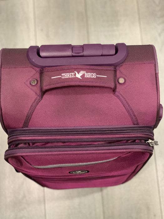 Чемодан  THRE BIRDS.