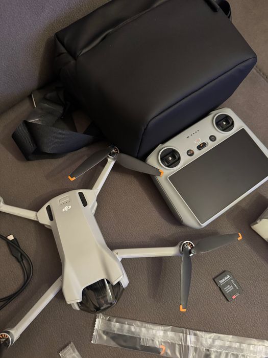 DJI Mini 3 com RC + muitos Extras