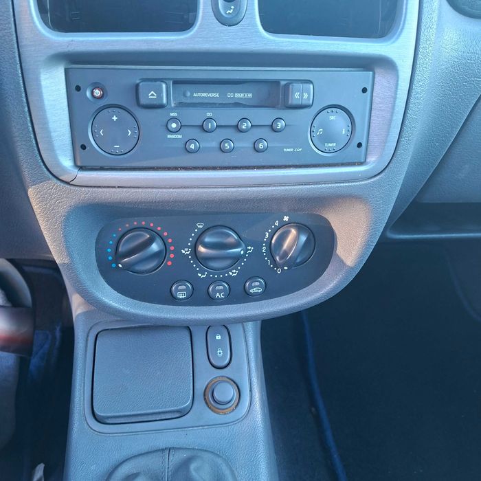 Renaul clio Rxe 1.2
