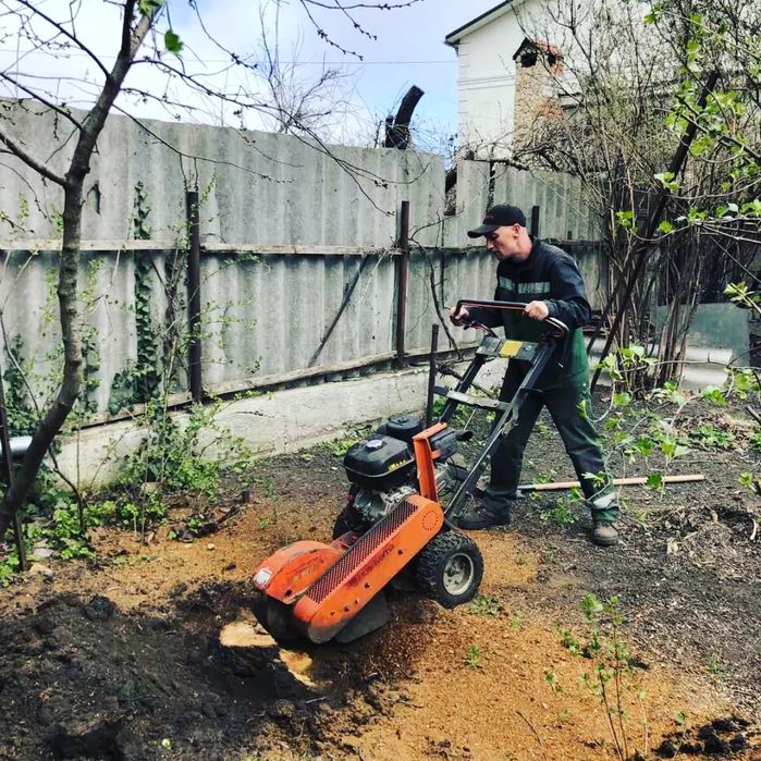Знаем свое дело..Расчистка,приведение в порядок уборка участков.