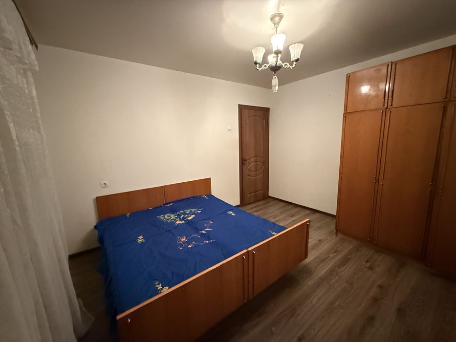 Продам двокімнатну квартиру по пр. Волі в центрі біля 4школи