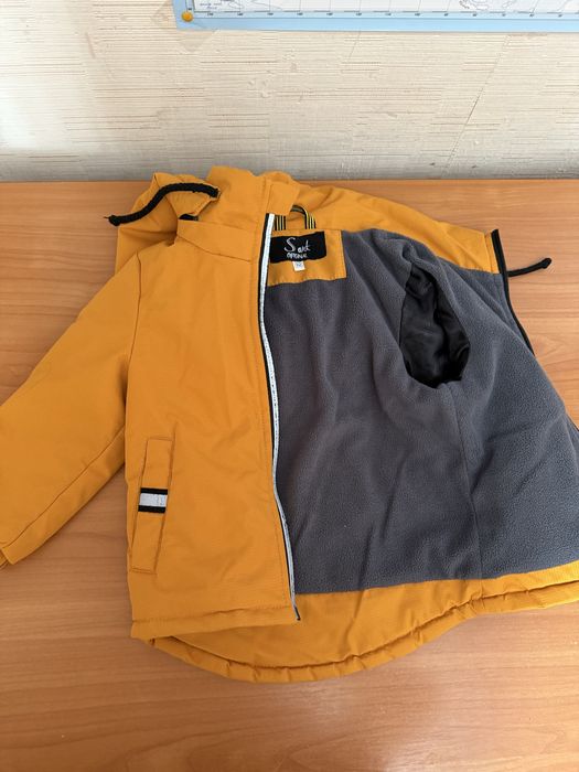 Курточка осінь 92 р бу