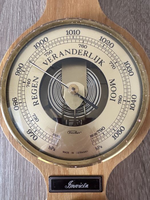 Винтажный барометр