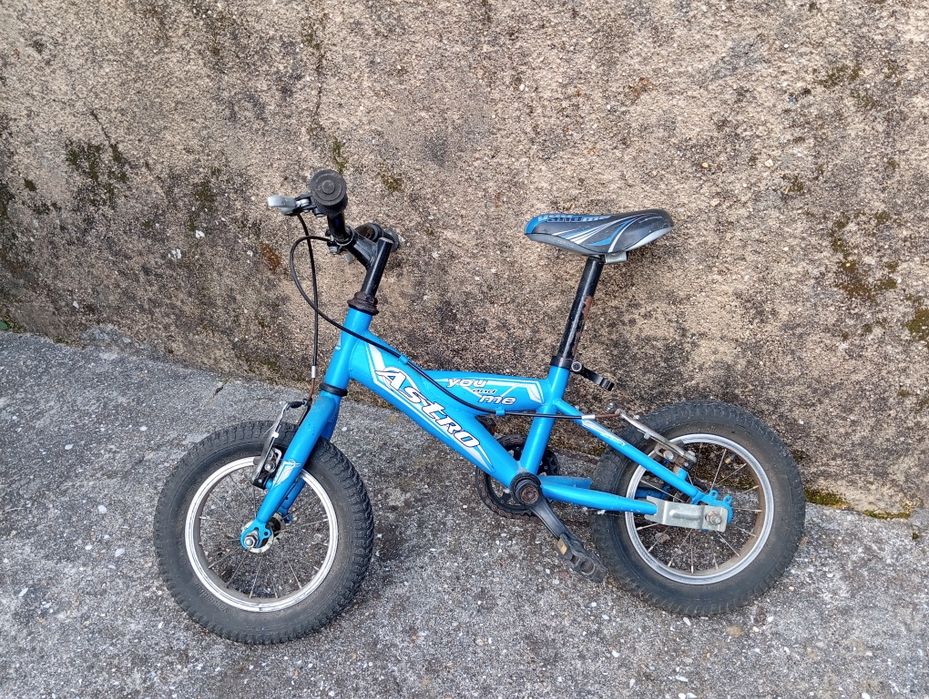 Bicicletas adulto e criança para despachar