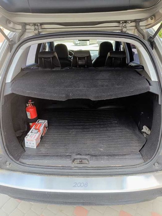 Продам Peugeot 2008  економічний та надійний кросовер для міста