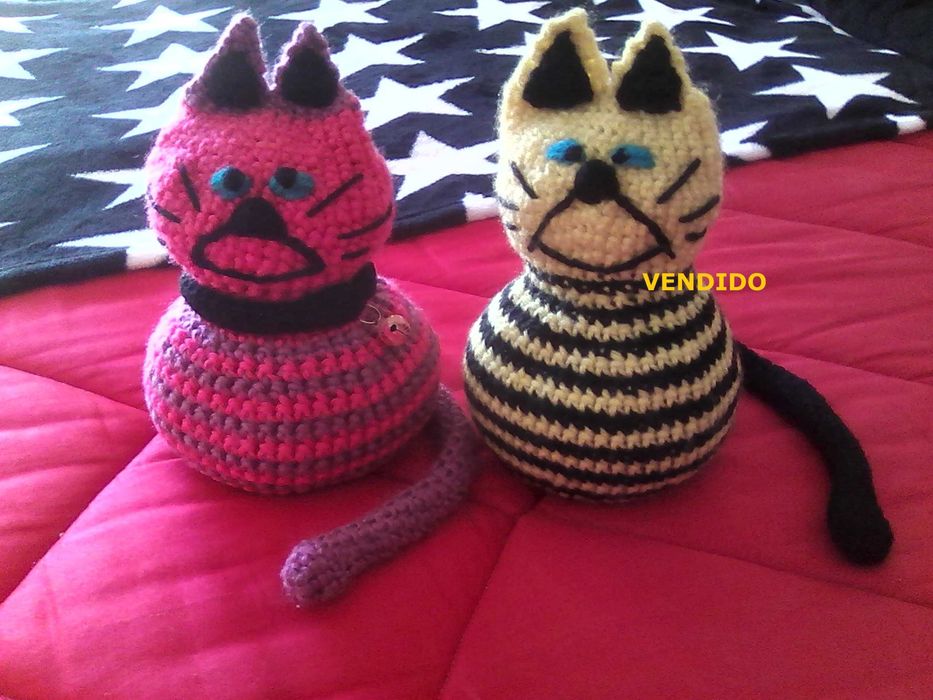 GATOS - BONECOS Amigos do Ambiente, de crochet feitos à mão