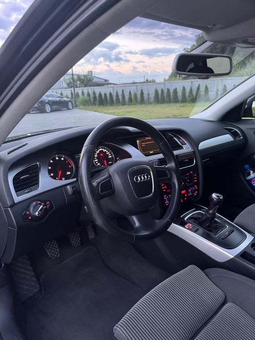 Продам Audi A4 B8 2009 2.0 TFSI