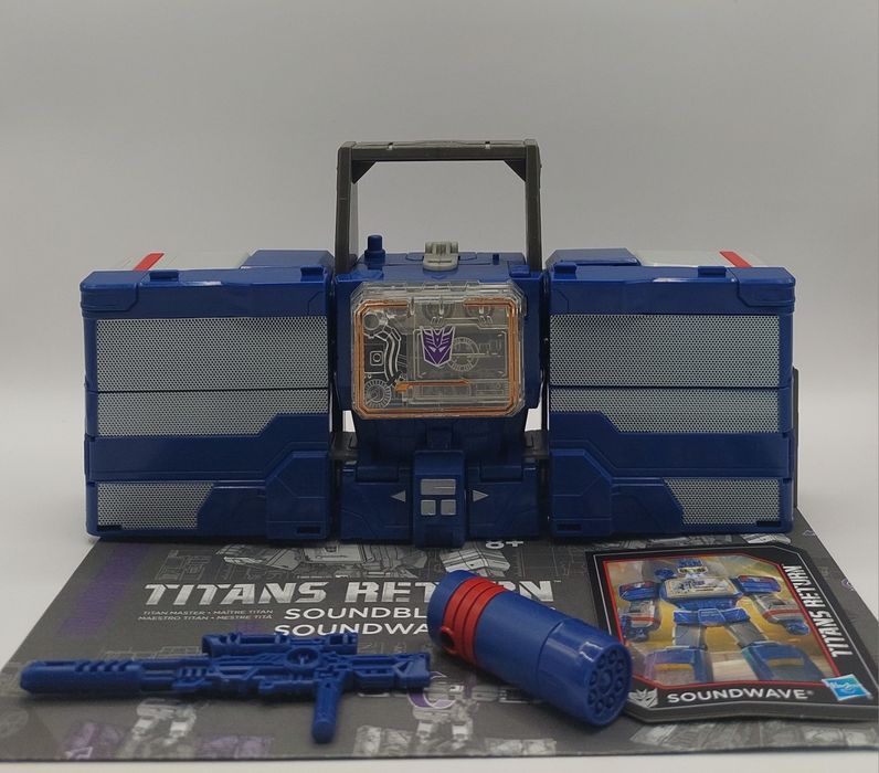 Transformers Titans Return Leader Class Soundwave
