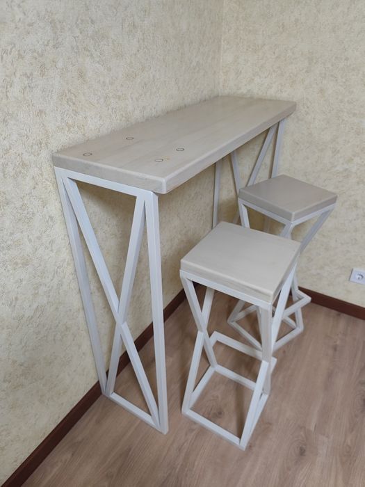 Барний стіл і два стільці в стилі Loft