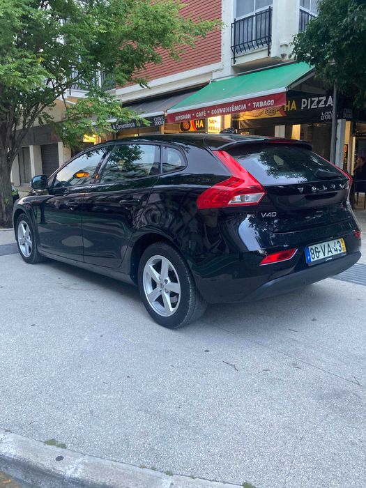 VOLVO V40 Diesel 2018 estado IRREPREENSÍVEL