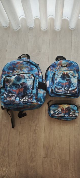 Vendo mochilas e porta lápis