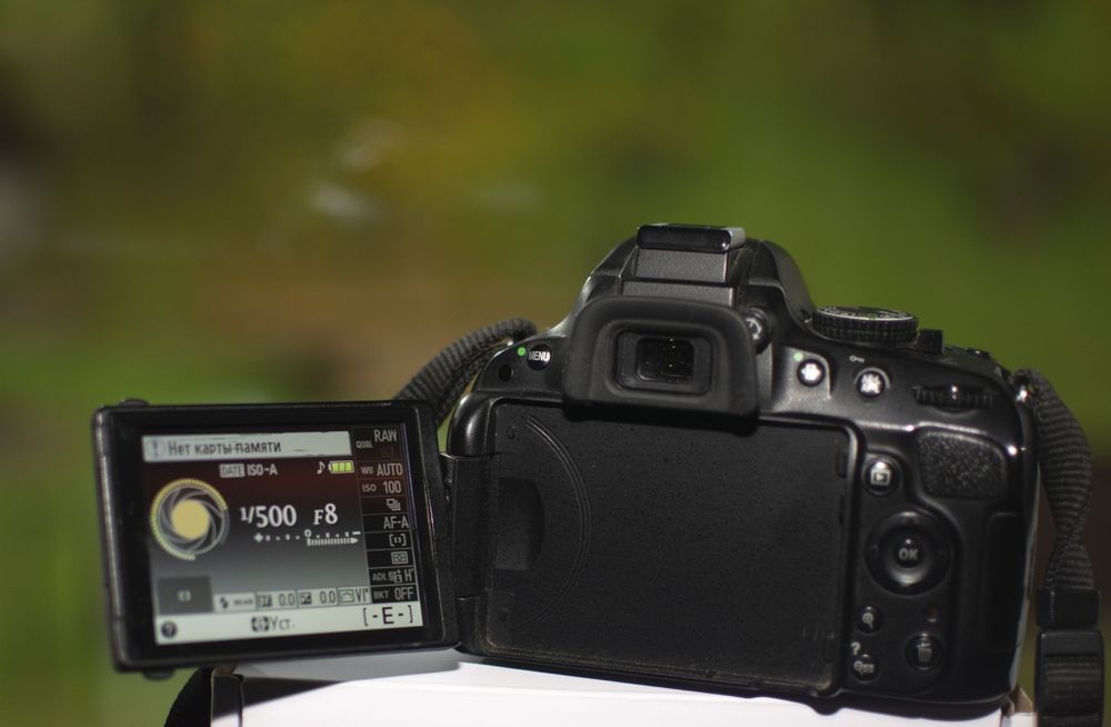 Nikon d5100  Зеркальний фотоапарат