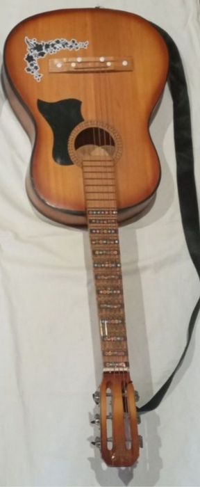 Гитара 6 ти струнная