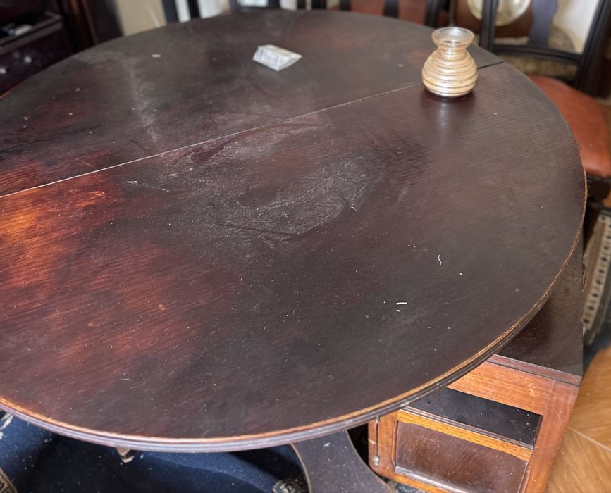 Mesa redonda de sala de estar 1,5mts x 1,2mts