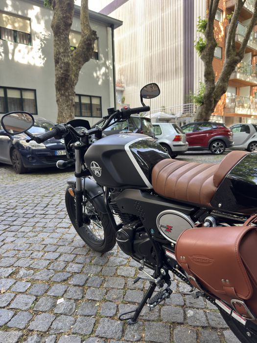 UM Scrambler X Café