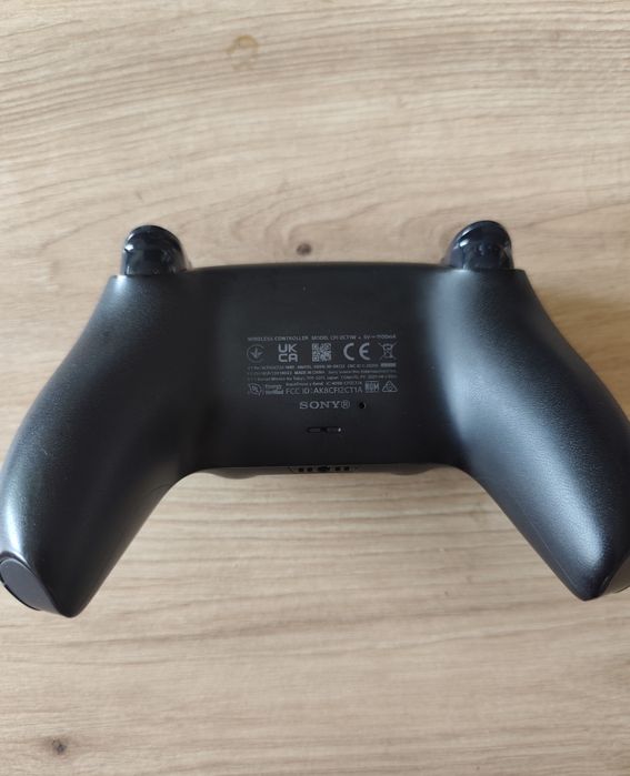 Pad do PS5 jak nowy