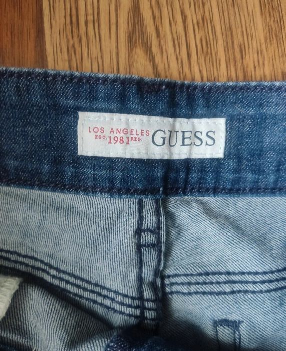 Krótkie spodenki Guess S pas około 85-90cm biodrówki