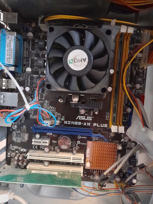 Komputer Stacjonarny AMD Athlon Asus Kingston IBox