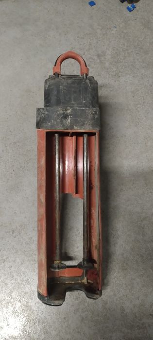 Pistolet do żywic hilti